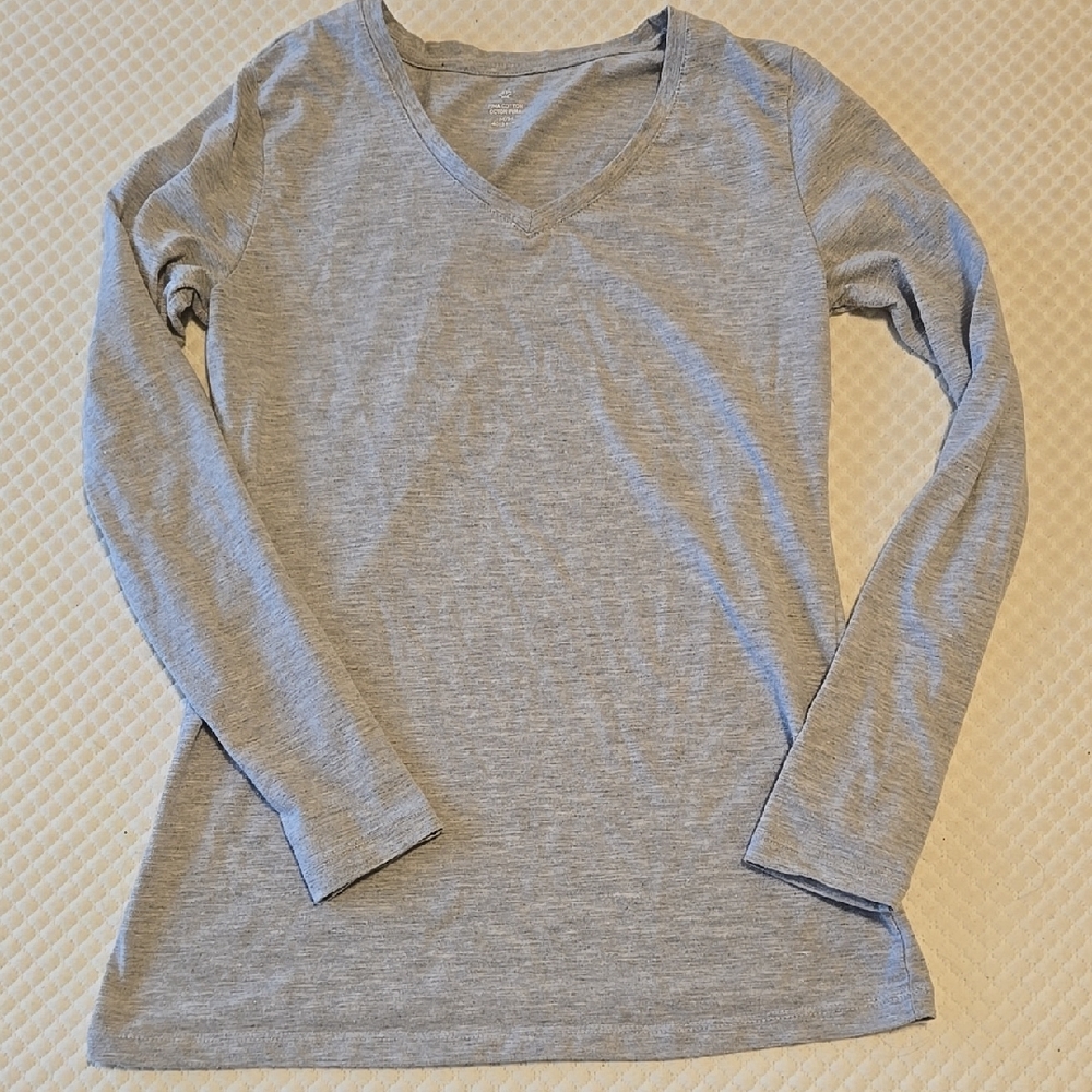 Women's Gray Long Sleeve Top